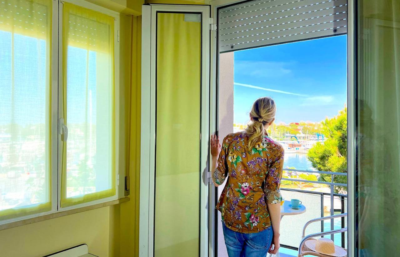 Hotel Baltic Чезенатико Экстерьер фото